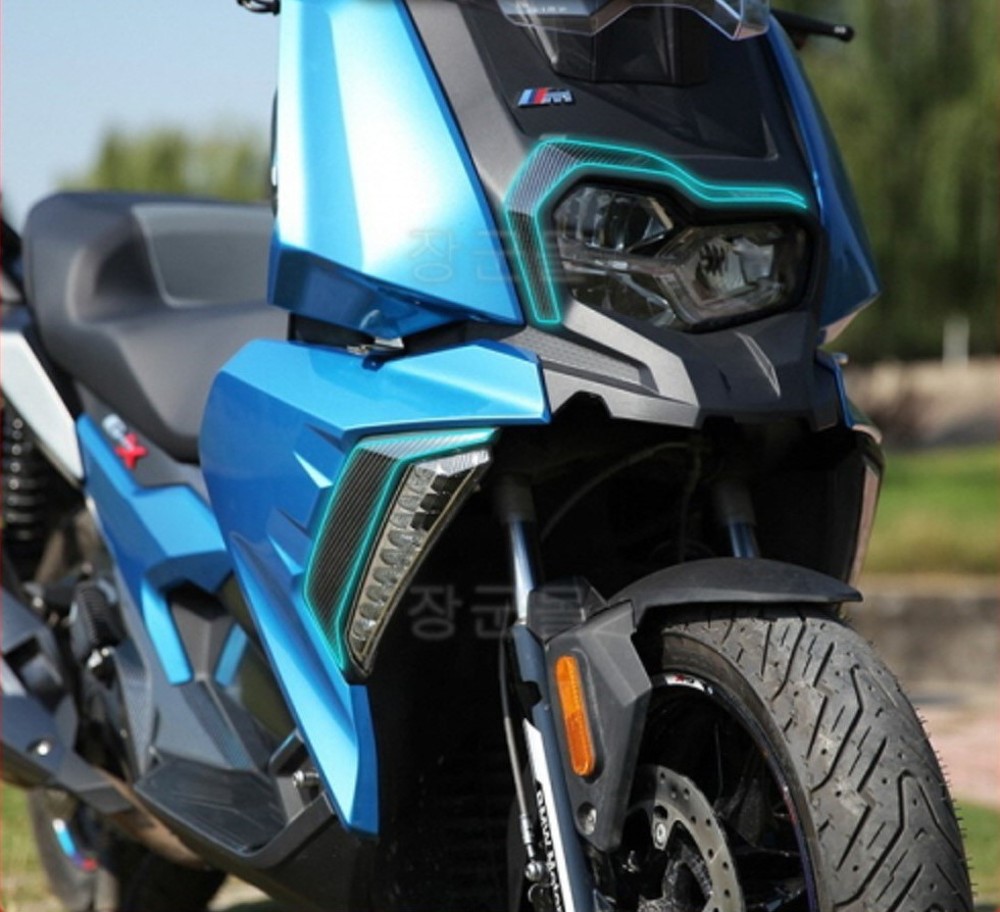 BMW C400X 스크래치 카본 보호필름 카울 튜닝 호환 헤드라이트 부근 보호필름 - 상품 이미지