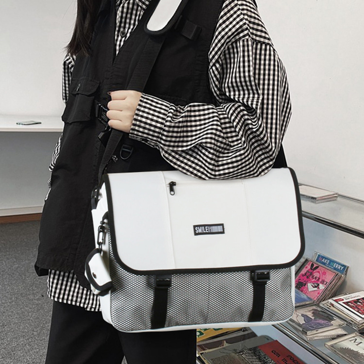 남학생 여학생 큰 메신저백 옆으로매는 책가방 남자 여자 가벼운 캐주얼 학원 크로스백 가방 - 상세 이미지 2