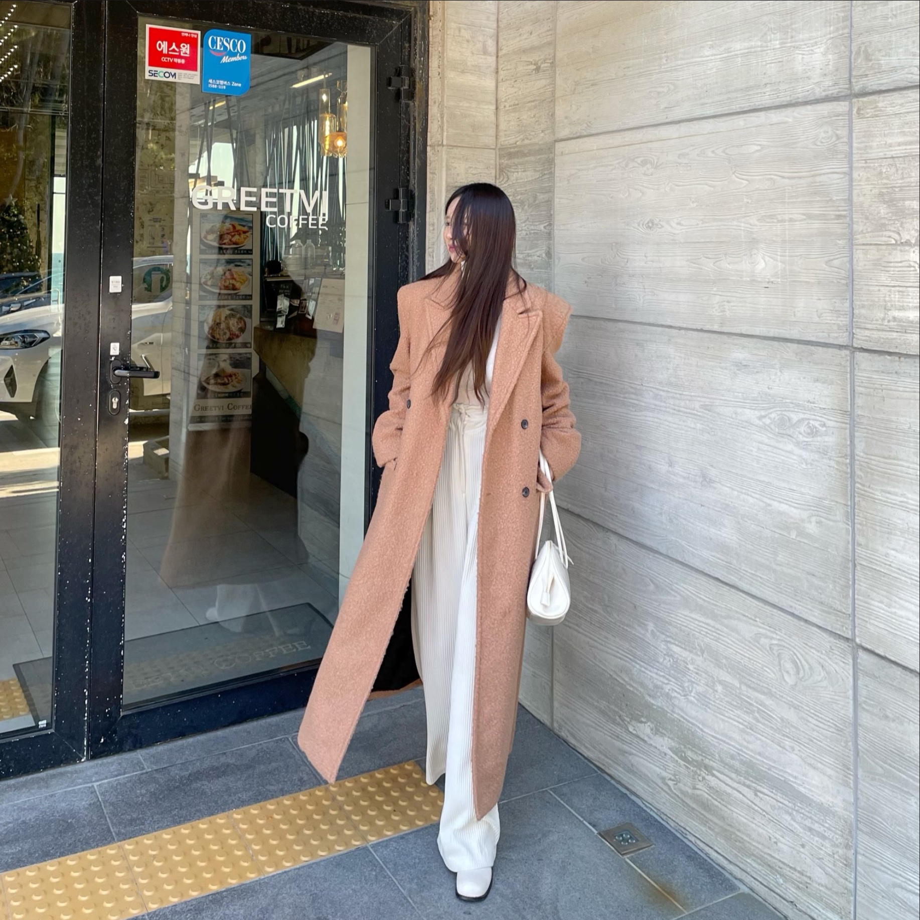 [남녀공용 / 멋쁨 시밀러룩 / 국내생산] 부드러운 푸들 오버핏 울 더블롱코트 2color 상세 이미지 25
