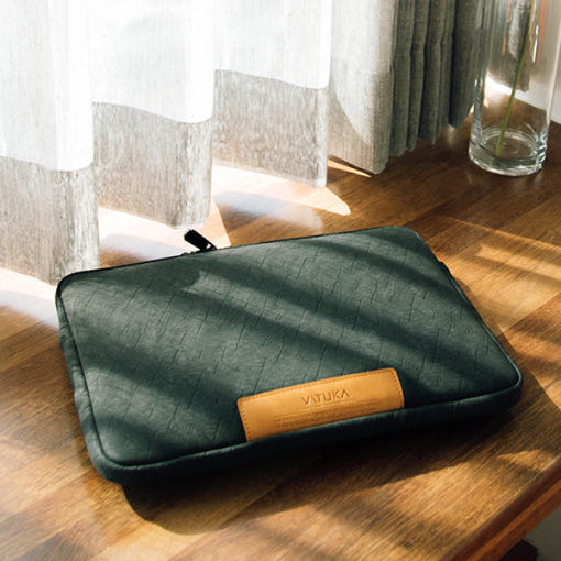 바투카 밀퍼드 노트북 파우치 아이보리 색상