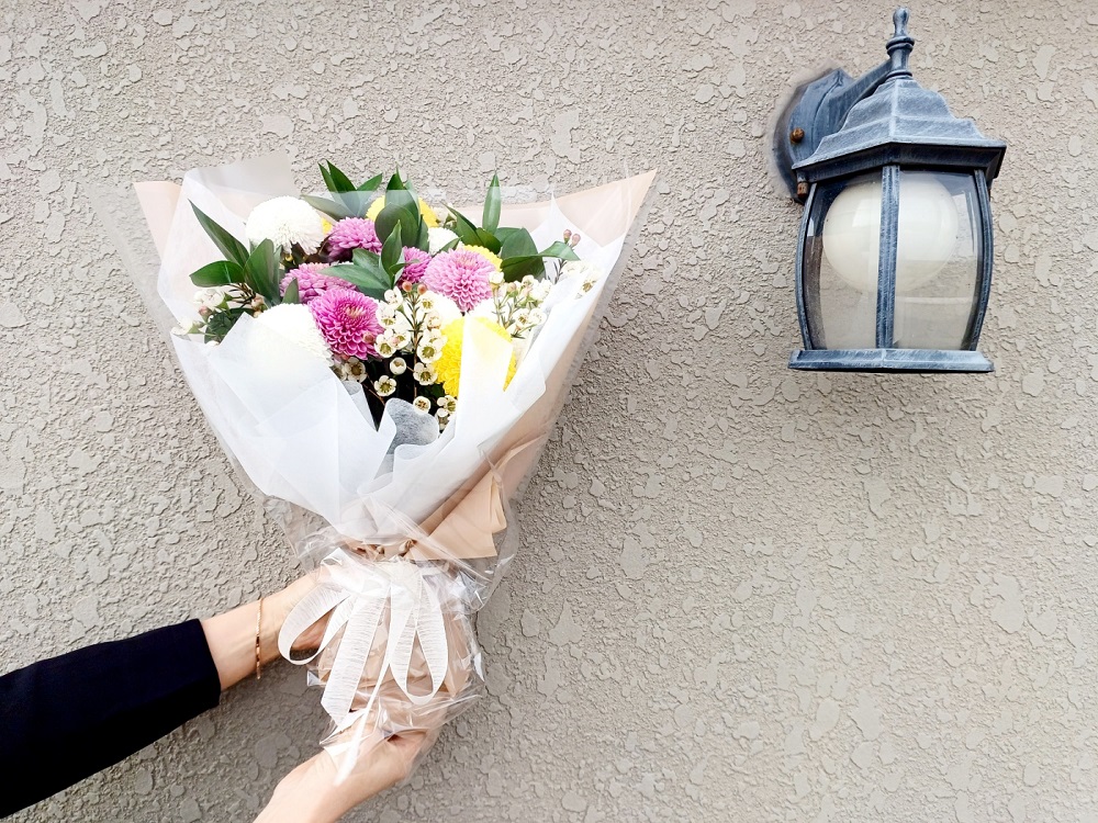 유스풀몰 사진과 같은 퐁퐁 한다발 졸업식 꽃배달 싼곳 생화 택배 - 상세 이미지 2