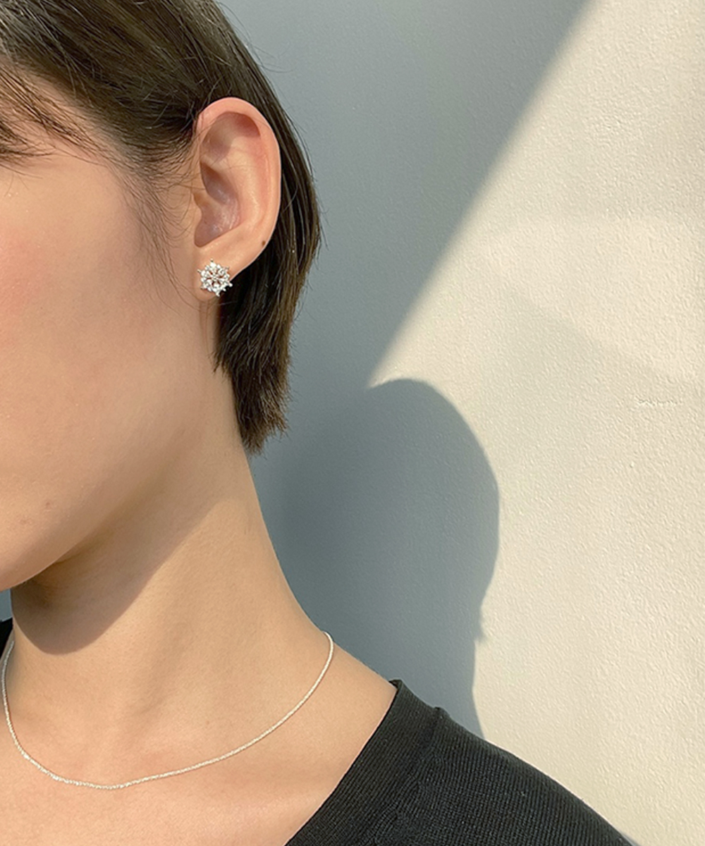 마퀴즈 눈꽃 큐빅 귀걸이 Earrings - 상세 이미지 5