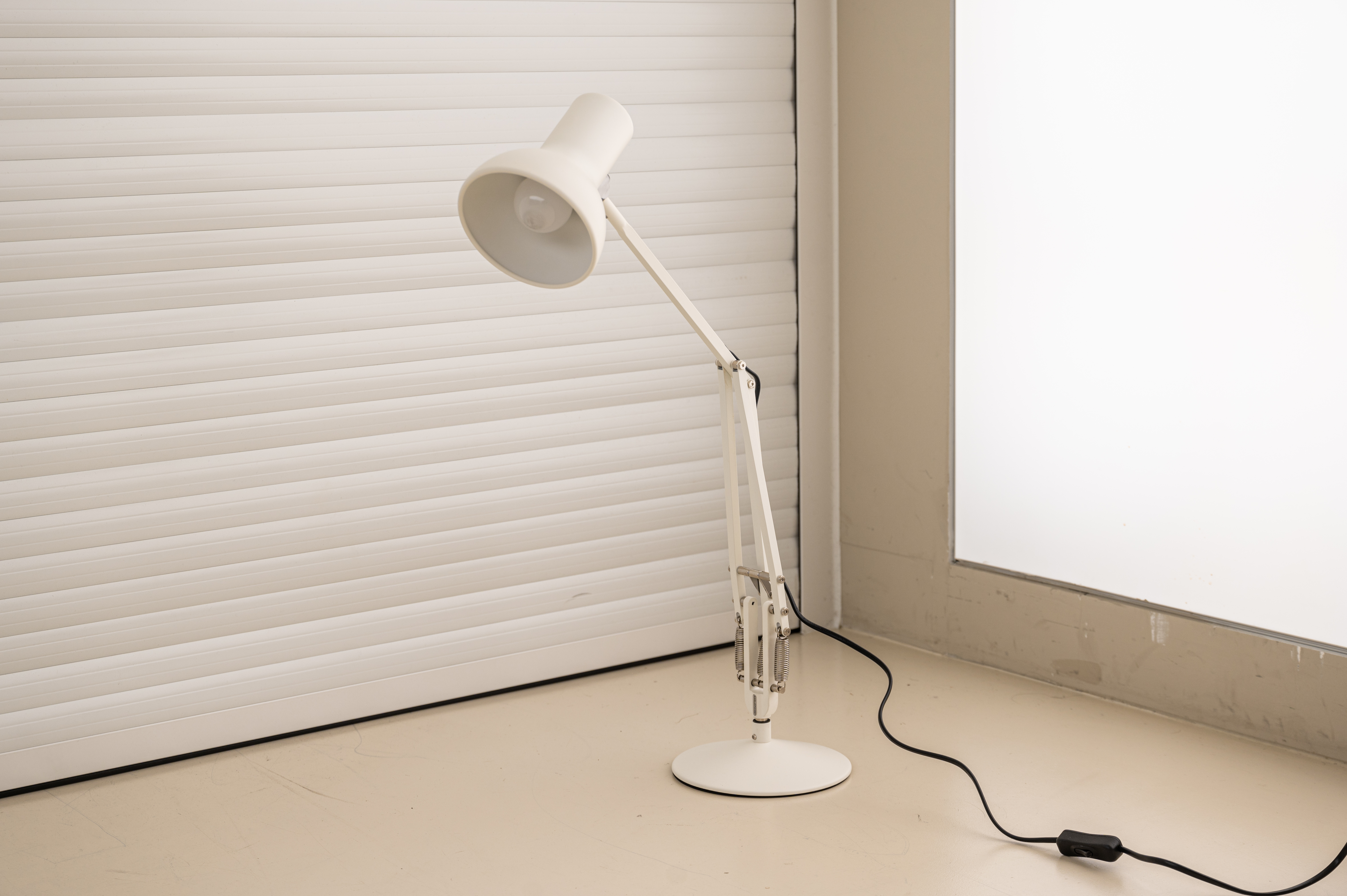 Anglepoise TYPE75 앵글포이즈 타입 75 인테리어 단스탠드 책상 사무실 오피스 조명 이미지 8