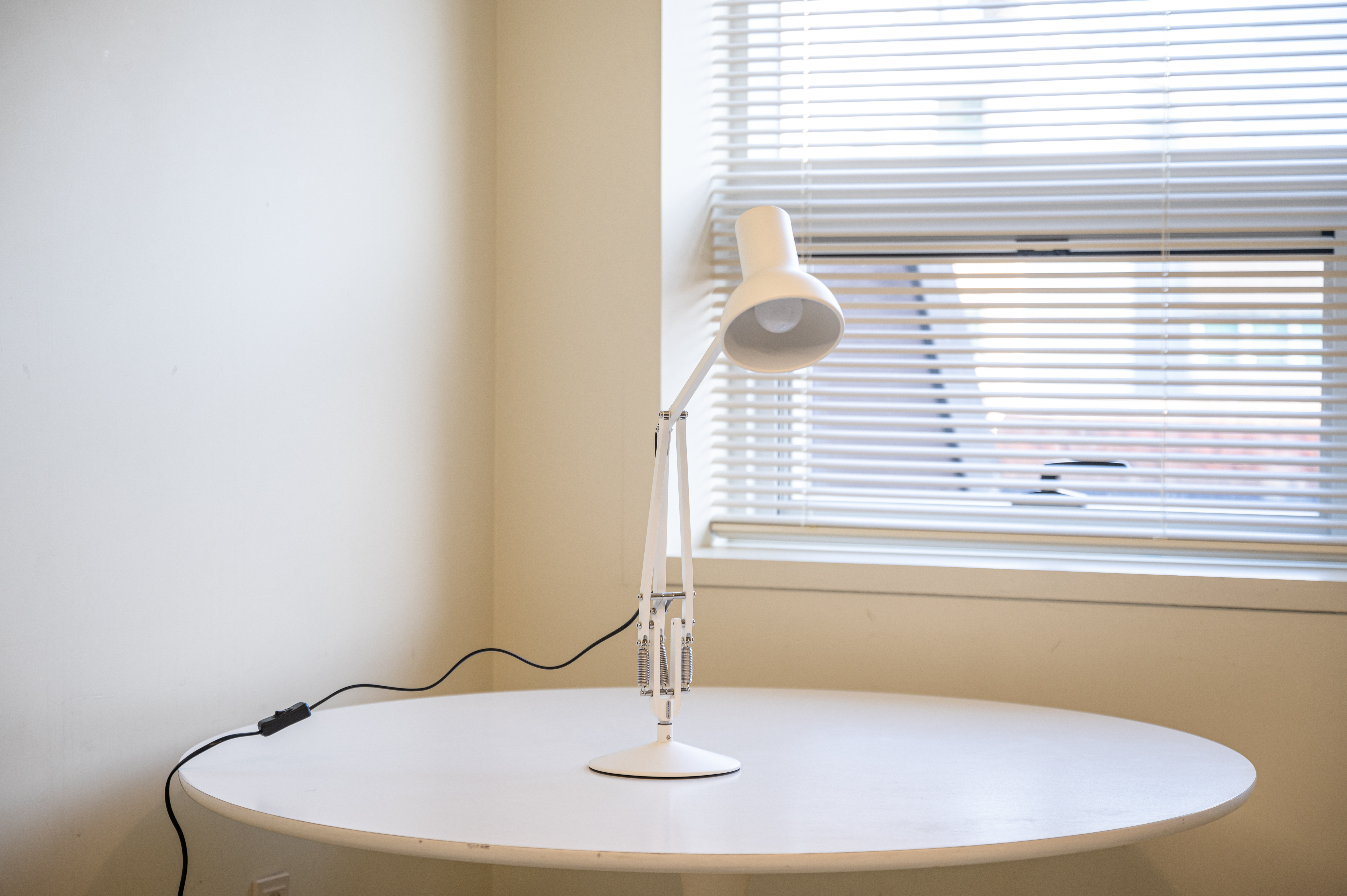 Anglepoise TYPE75 앵글포이즈 타입 75 인테리어 단스탠드 책상 사무실 오피스 조명 - 상세 이미지 3