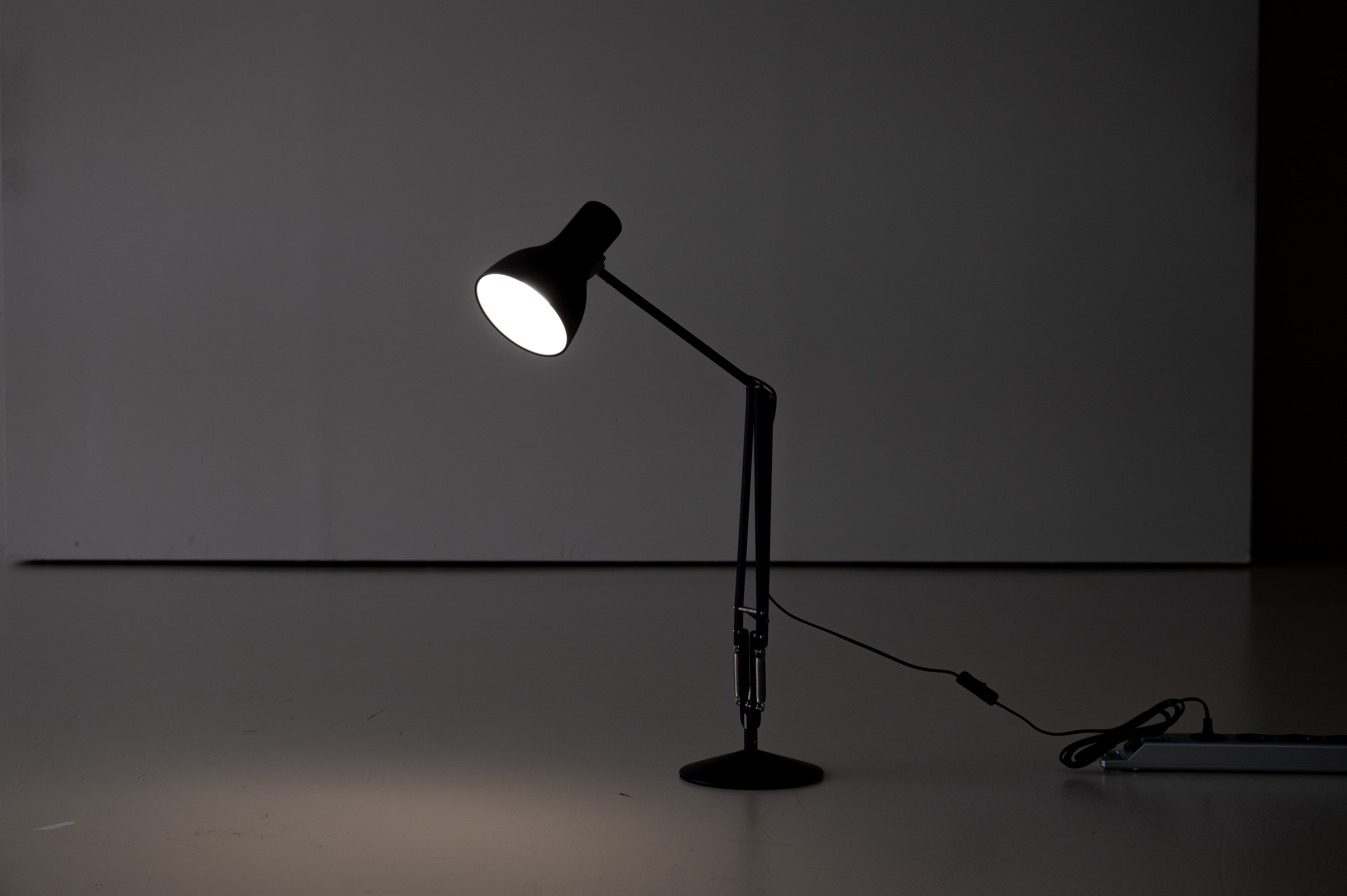 Anglepoise TYPE75 앵글포이즈 타입 75 인테리어 단스탠드 책상 사무실 오피스 조명 - 상세 이미지 4