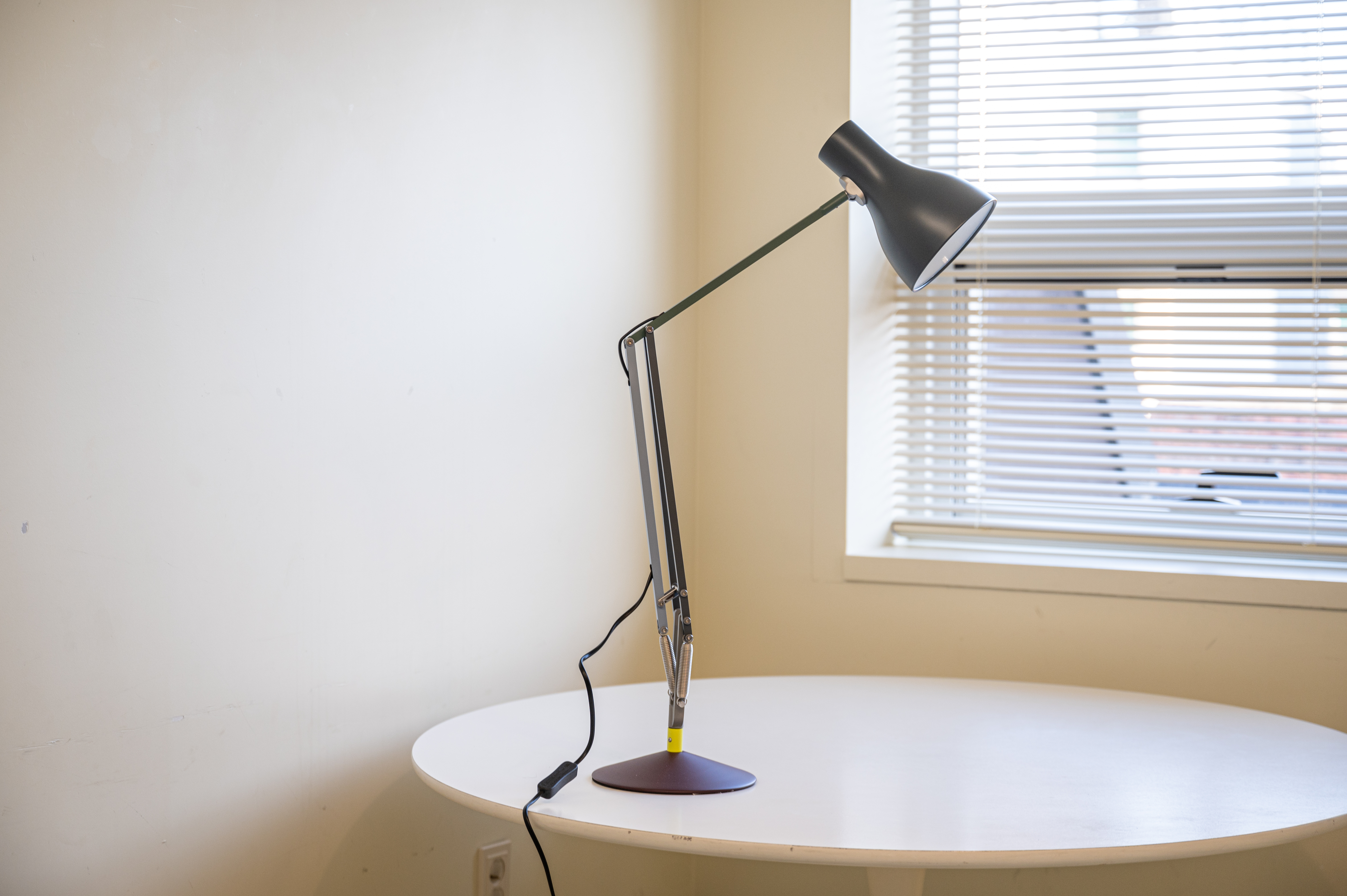 Anglepoise TYPE75 앵글포이즈 타입 75 인테리어 단스탠드 책상 사무실 오피스 조명 - 상세 이미지 2