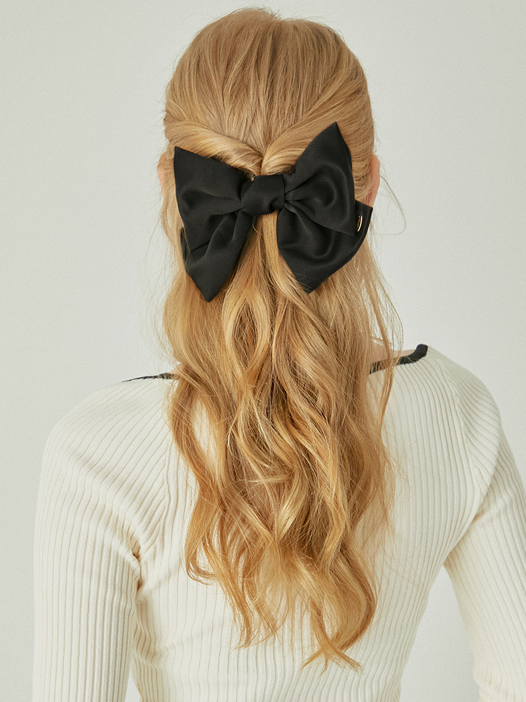 [N배송] [헤어BEST / 아이유 PICK] 제이에스티나 LALA J 새틴 리본 헤어핀 - 블랙 (JALJHP3BS802FA000)