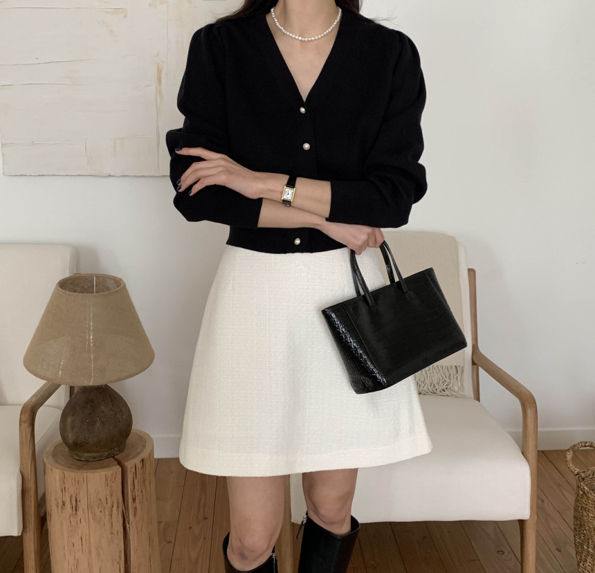 [단독] 라미르 가을 브이넥 진주버튼 퍼프 브이넥 간절기 파스텔 루즈핏 가디건 상세 이미지 31