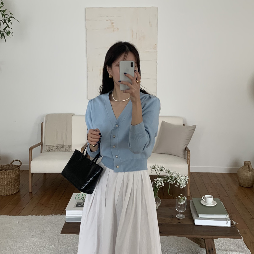 [단독] 라미르 가을 브이넥 진주버튼 퍼프 브이넥 간절기 파스텔 루즈핏 가디건 상세 이미지 87