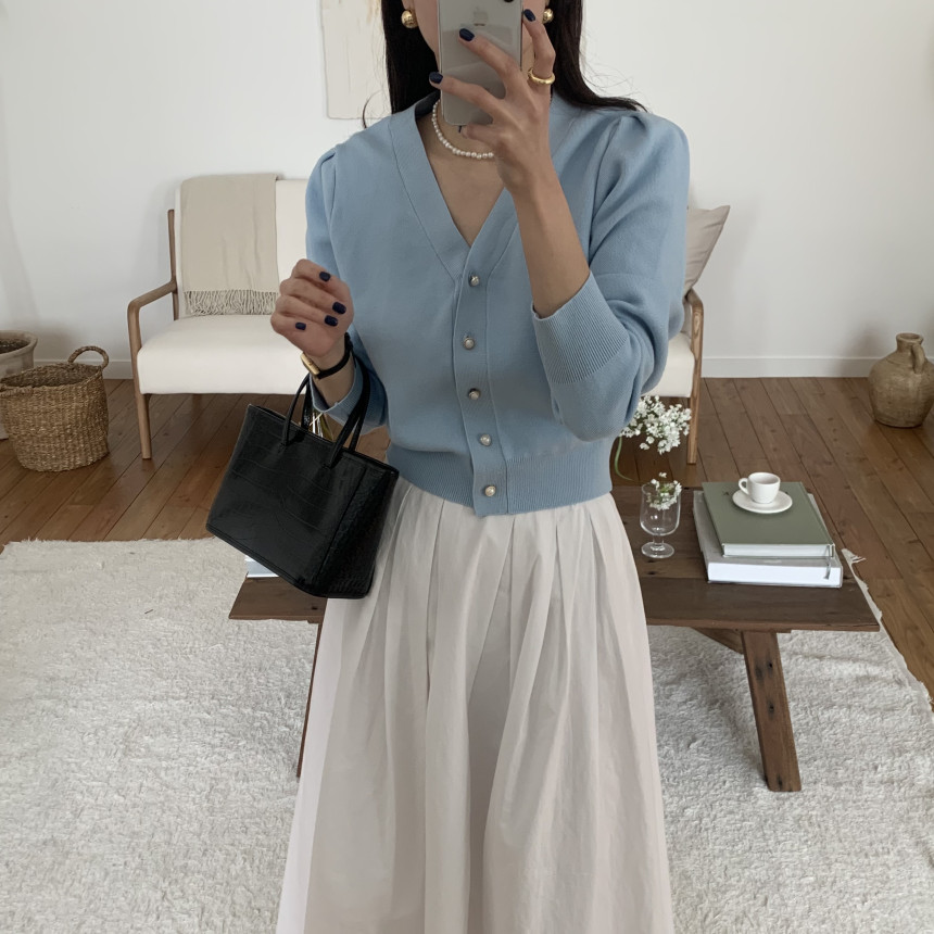[단독] 라미르 가을 브이넥 진주버튼 퍼프 브이넥 간절기 파스텔 루즈핏 가디건 상세 이미지 81