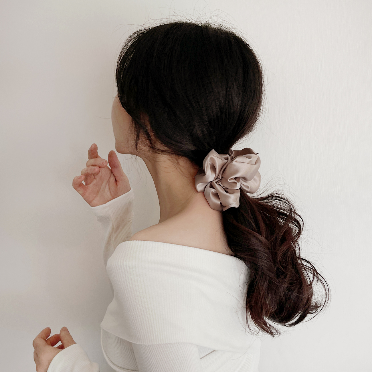 레이스룸 리얼 실크 빅사이즈 스크런치 헤어 슈슈 머리끈 블랙(은도금라벨) - 상세 이미지 4