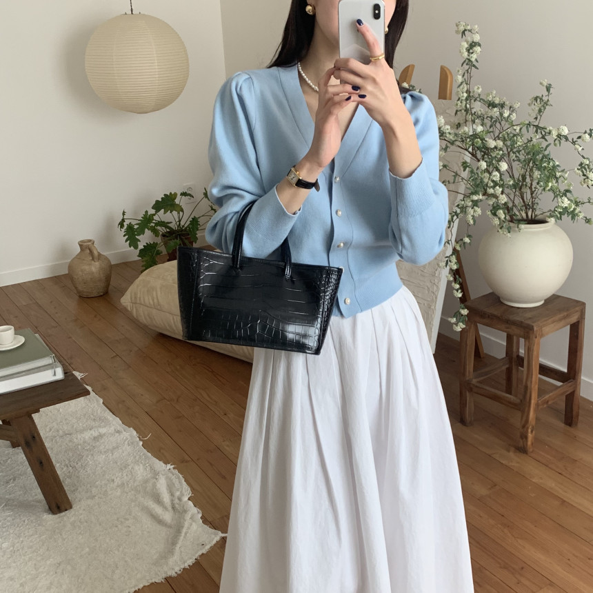 [단독] 라미르 가을 브이넥 진주버튼 퍼프 브이넥 간절기 파스텔 루즈핏 가디건 상세 이미지 85