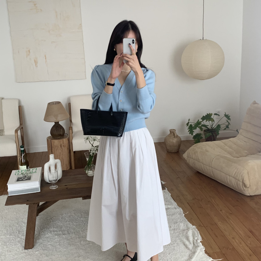 [단독] 라미르 가을 브이넥 진주버튼 퍼프 브이넥 간절기 파스텔 루즈핏 가디건 상세 이미지 73