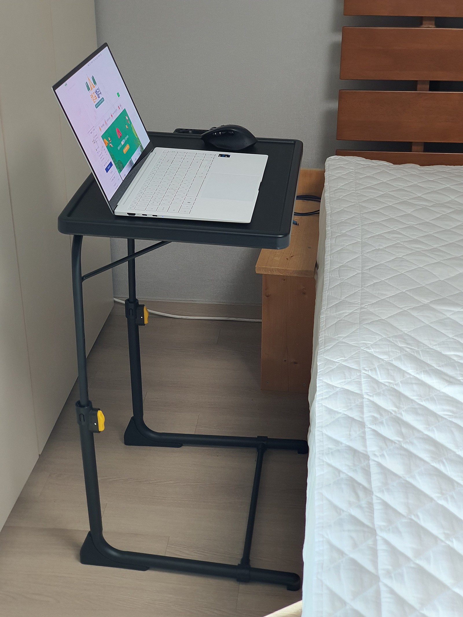 사이드테이블 5238 높이 각도 조절 노트북 책상 간이 베드 쇼파 테이블