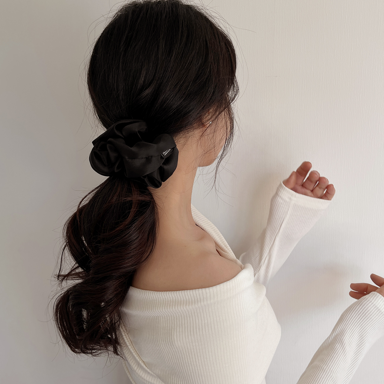 레이스룸 리얼 실크 빅사이즈 스크런치 헤어 슈슈 머리끈 블랙(은도금라벨) 이미지 7