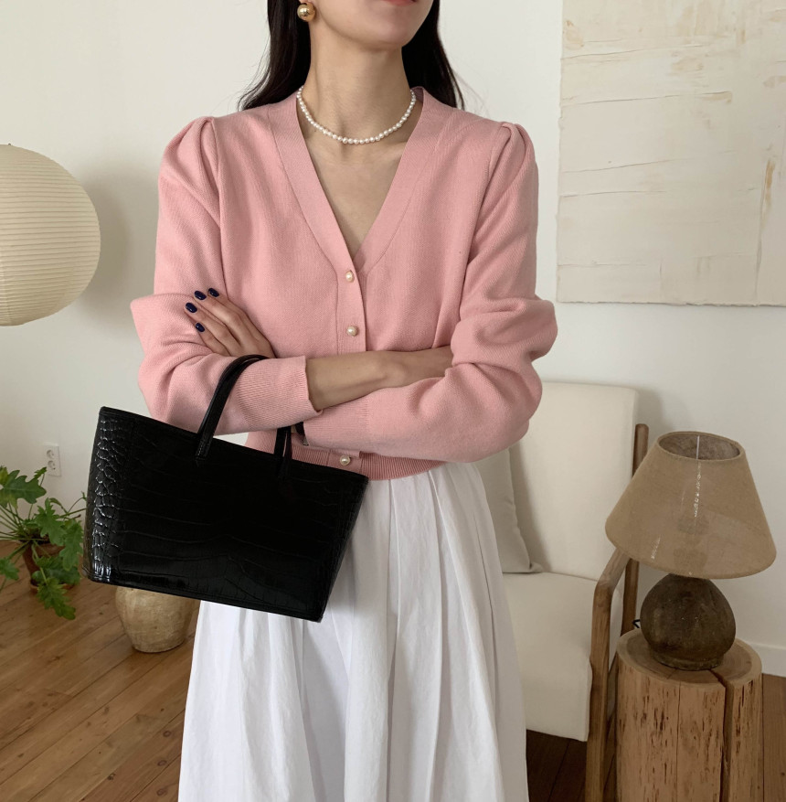[단독] 라미르 가을 브이넥 진주버튼 퍼프 브이넥 간절기 파스텔 루즈핏 가디건 상세 이미지 58