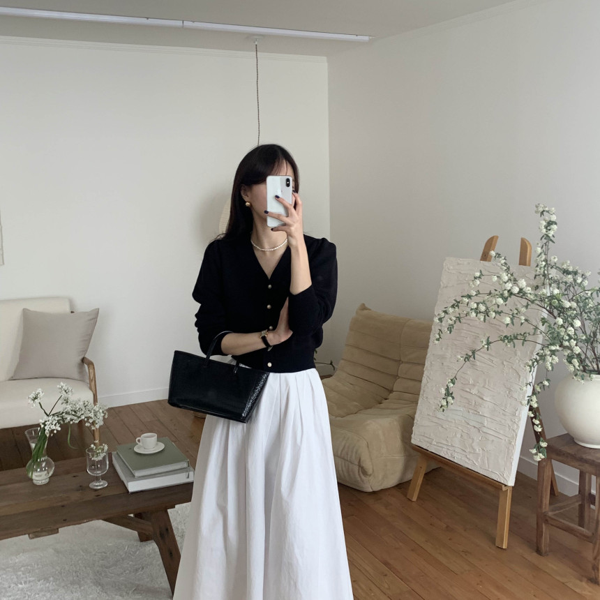 [단독] 라미르 가을 브이넥 진주버튼 퍼프 브이넥 간절기 파스텔 루즈핏 가디건 상세 이미지 19