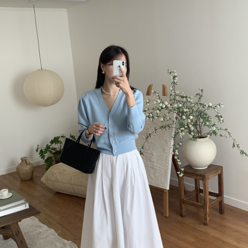 [단독] 라미르 가을 브이넥 진주버튼 퍼프 브이넥 간절기 파스텔 루즈핏 가디건 상세 이미지 92