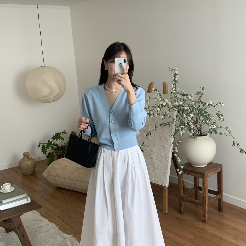 [단독] 라미르 가을 브이넥 진주버튼 퍼프 브이넥 간절기 파스텔 루즈핏 가디건 상세 이미지 76