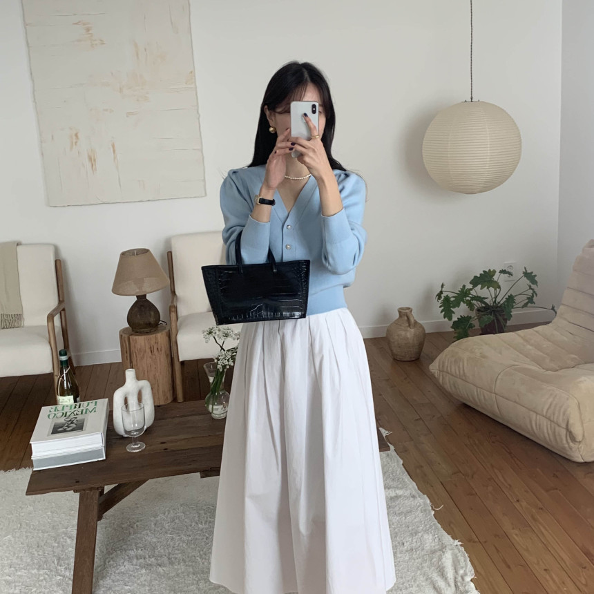 [단독] 라미르 가을 브이넥 진주버튼 퍼프 브이넥 간절기 파스텔 루즈핏 가디건 상세 이미지 94