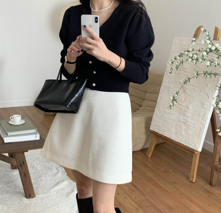 [단독] 라미르 가을 브이넥 진주버튼 퍼프 브이넥 간절기 파스텔 루즈핏 가디건 상세 이미지 36