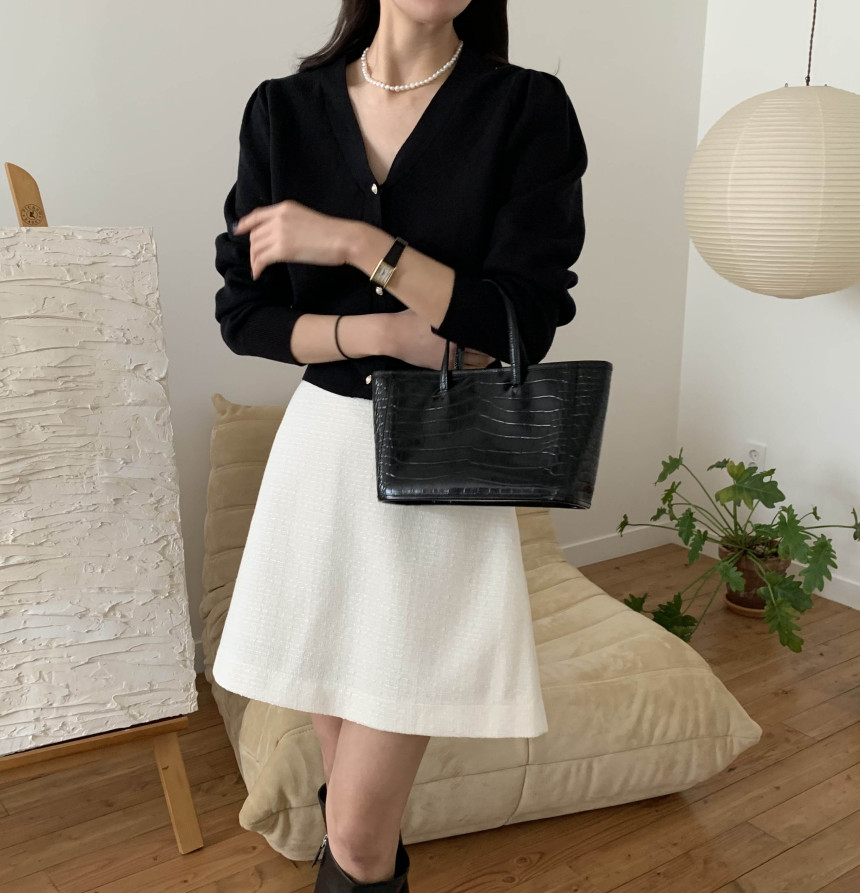 [단독] 라미르 가을 브이넥 진주버튼 퍼프 브이넥 간절기 파스텔 루즈핏 가디건 상세 이미지 22