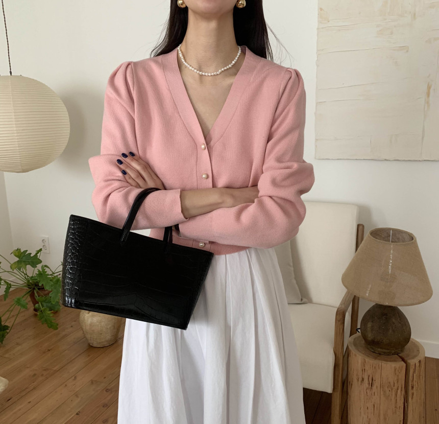 [단독] 라미르 가을 브이넥 진주버튼 퍼프 브이넥 간절기 파스텔 루즈핏 가디건 상세 이미지 68