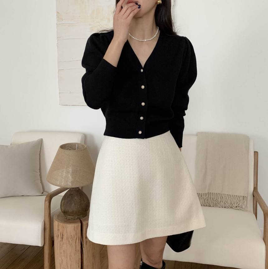 [단독] 라미르 가을 브이넥 진주버튼 퍼프 브이넥 간절기 파스텔 루즈핏 가디건 상세 이미지 10