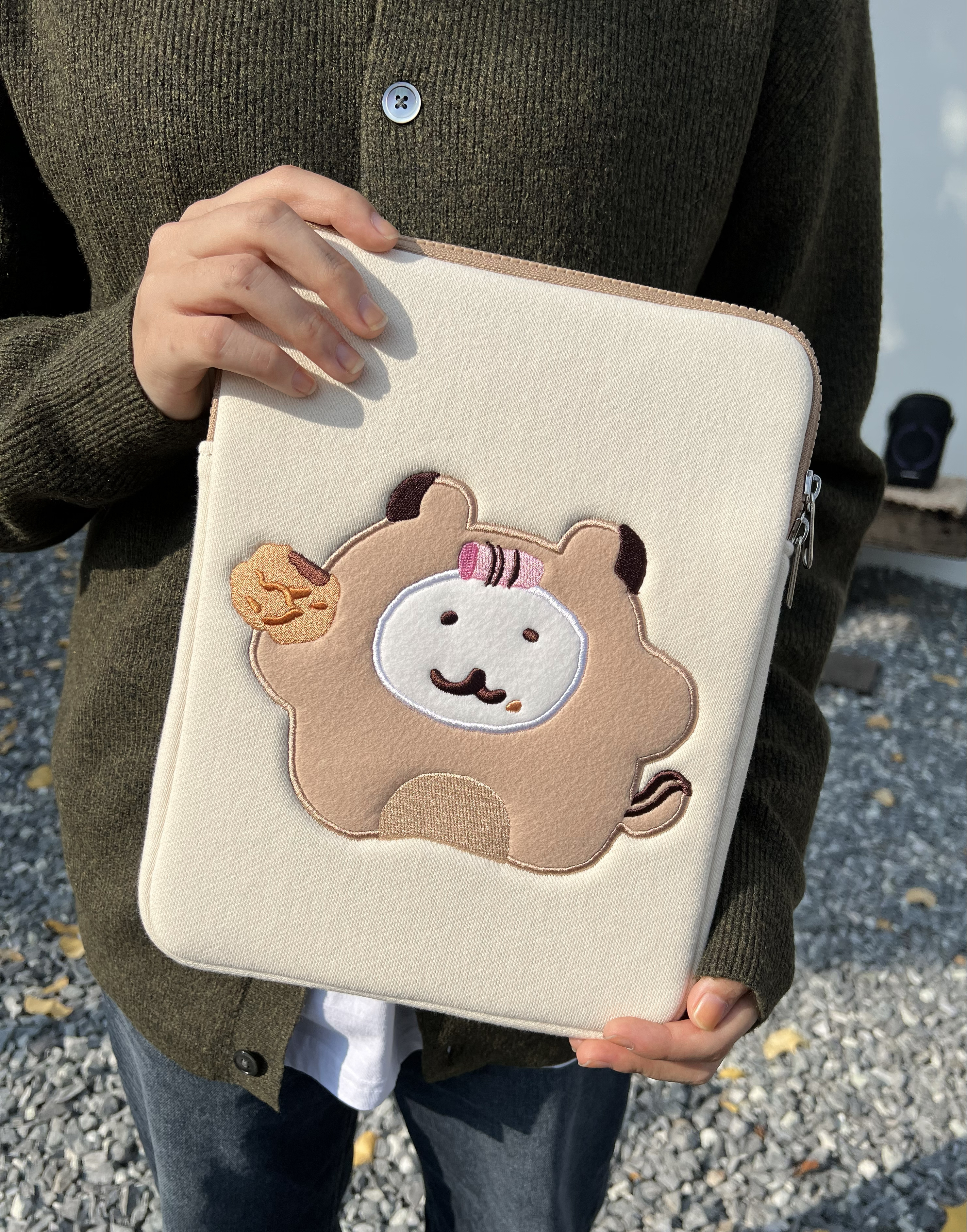 Hair Roll Hamster iPad Case (11 inch) / Cute Character Tablet Case for Galaxy Tab