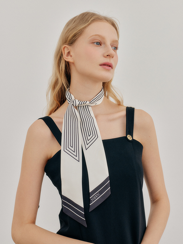 SQUARE TWILLY SCARF_BLACK - 메인 이미지
