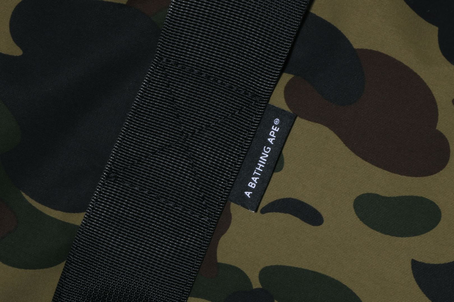 베이프 더플백 1ST 카모 축구가방 BAPE 1ST CAMO DUFFLE BAG 1J20-189-002 - 상세 이미지 4