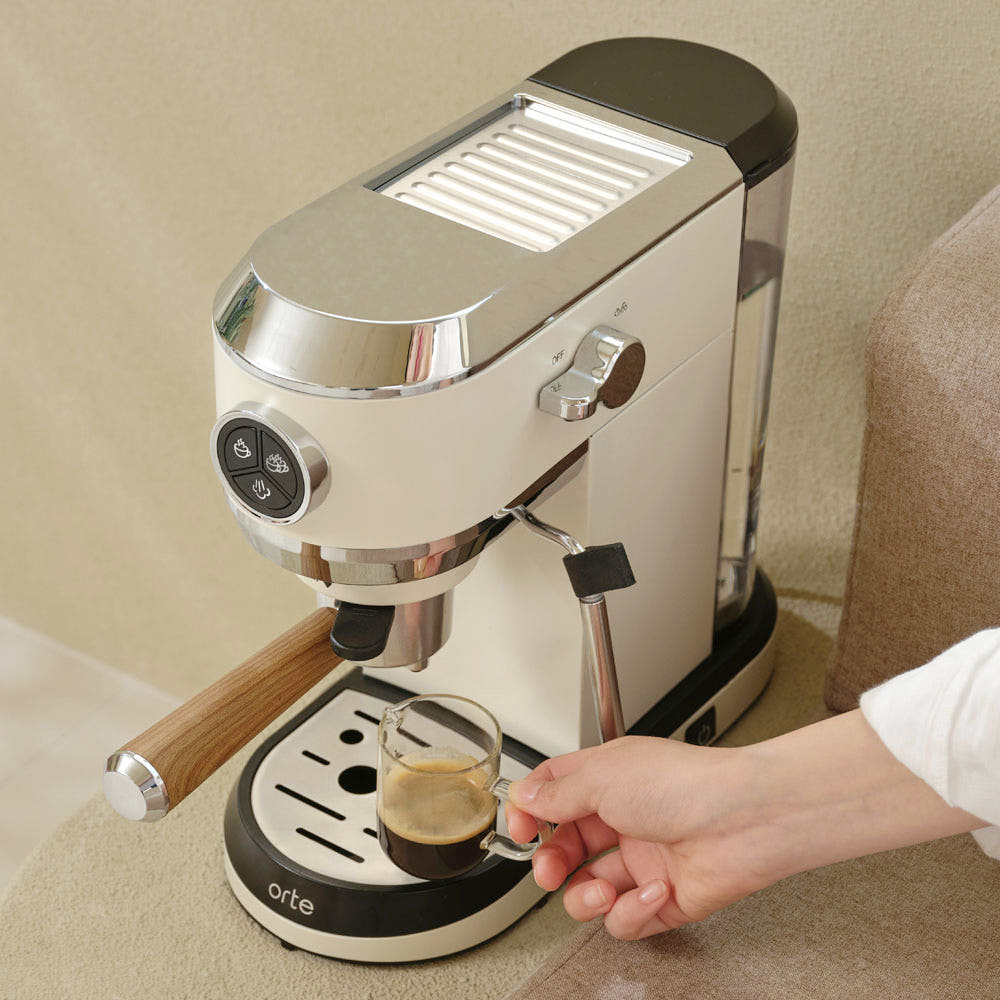 커피 추출 크레마 이미지