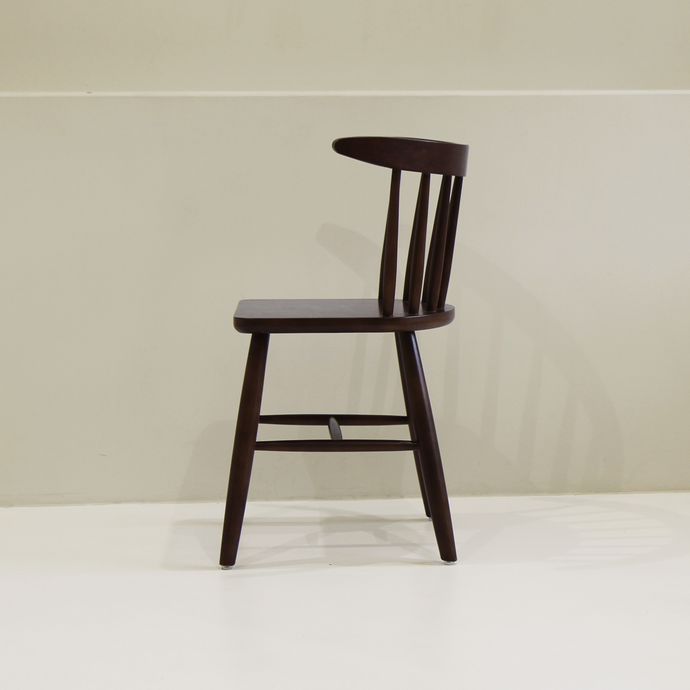 자야캠핑 1+1 코콜라 1922 카페 고무나무 원목 월넛 식탁 의자