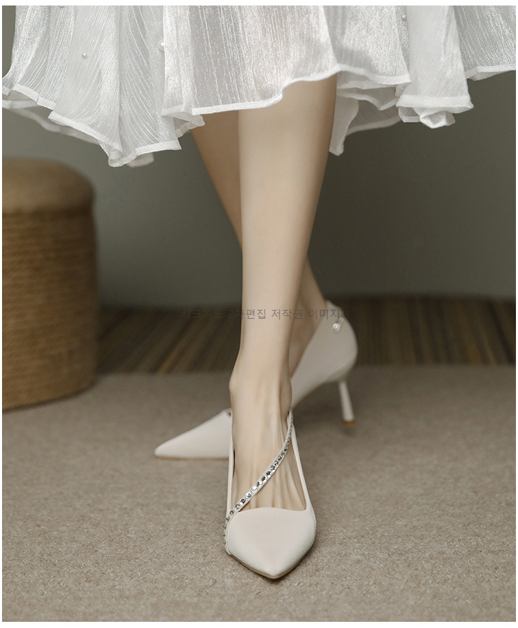 브로넬 5,7cm 스틸레토 큐빅 스트랩 펌프스 미들힐 2color 상세 이미지 8