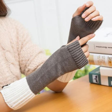 고고생활 겨울 차가운핸들 여성 운전용토시 손워머 2월패션 손목장갑 연말룩 편안한착용감