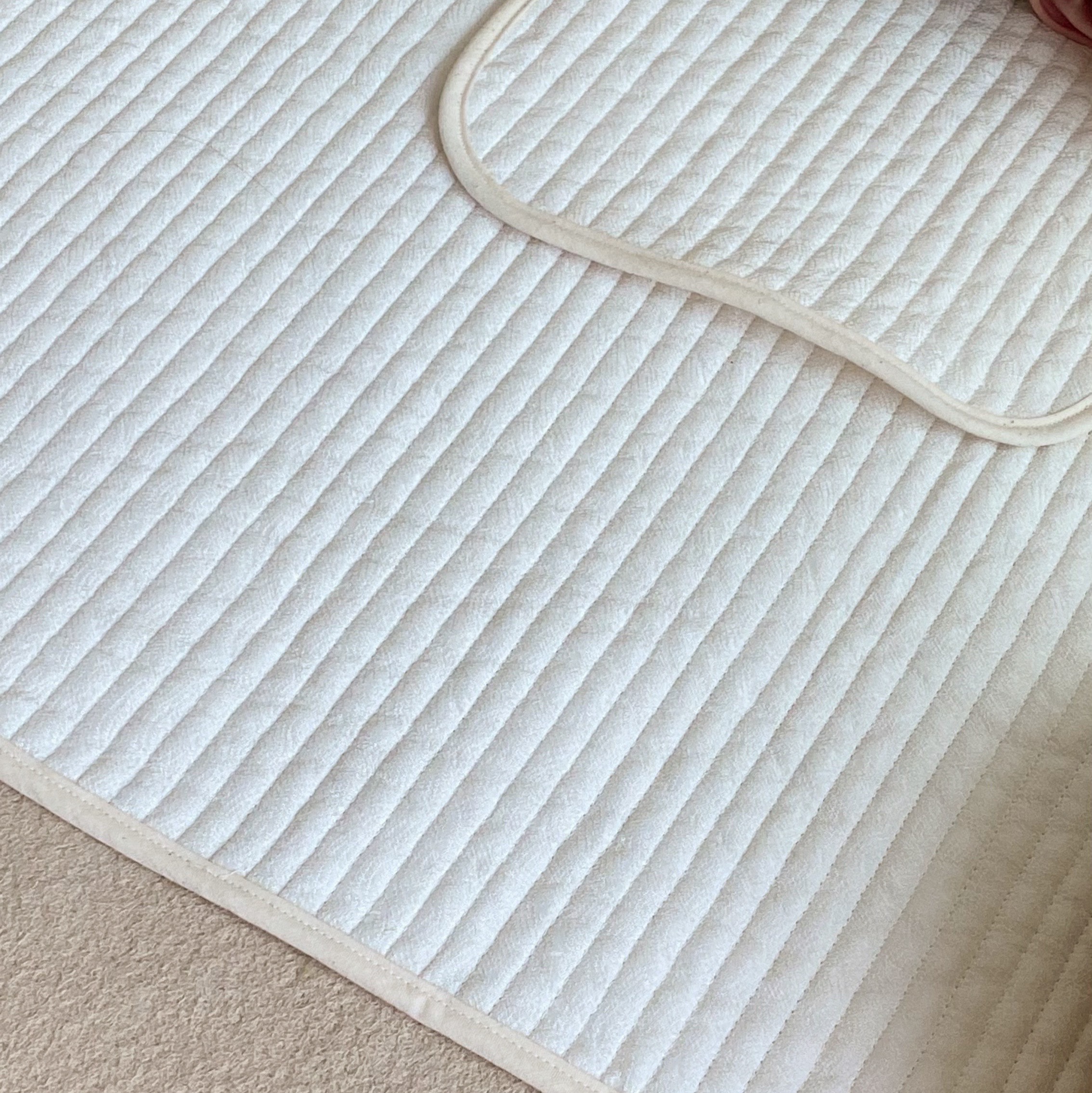 올포홈 아기 침대패드 고밀도 100수 누빔 슈퍼싱글 밴딩없음 무형광 유아 면 패드