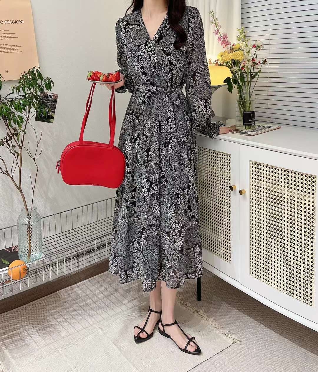 여자여자몰 포카혼타스 열대플라워나염 쉬폰긴팔롱랩원피스 허리밴딩 여행원피스룩 이미지 4