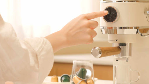 오르테 커피머신 아이보리 감성 디자인