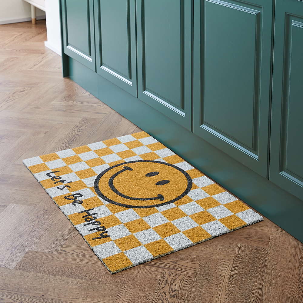 코메샵 현관 매트 노랑스마일씨 체커보드배경 코일매트 90x60cm