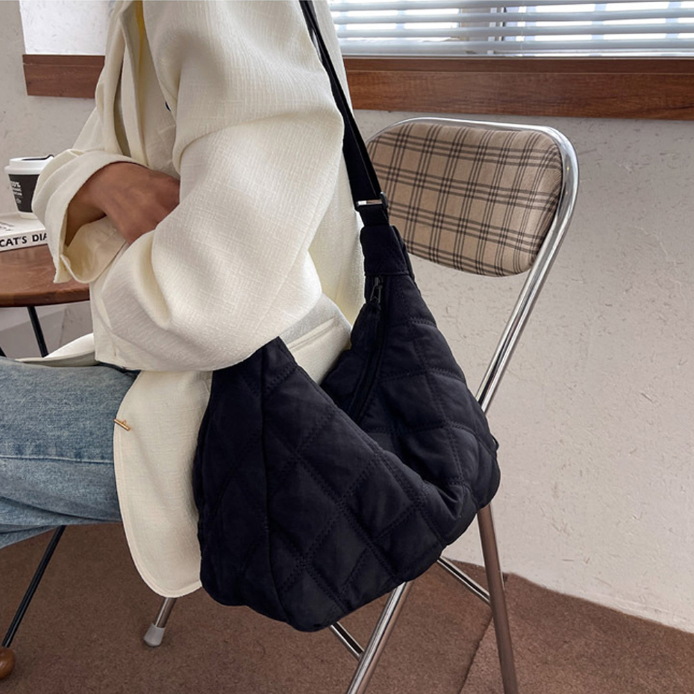 여성 나일론 반달 여행용 크로스백 가벼운 보부상 크로와상백 해외 여행 핸드폰 가방