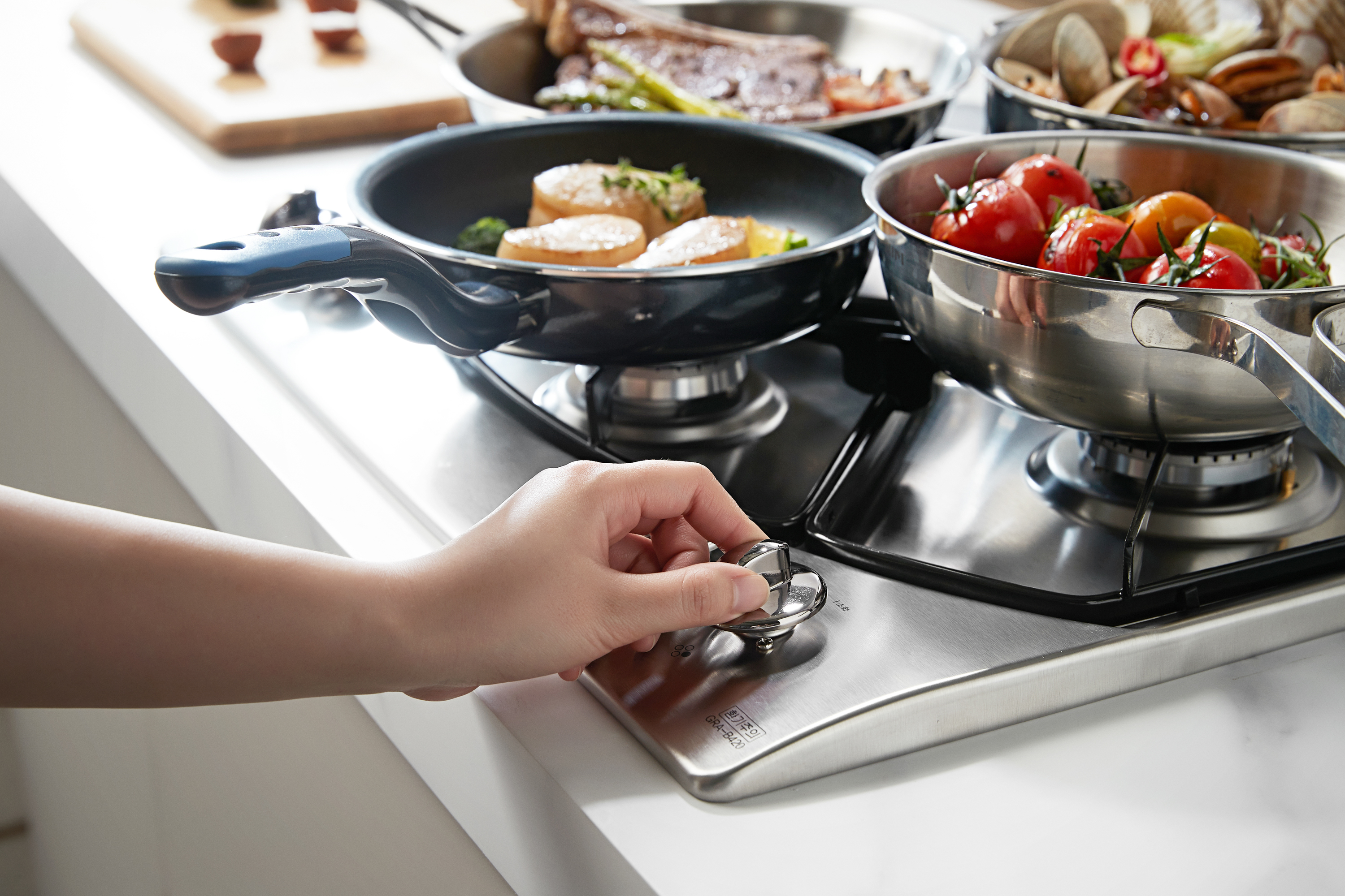 나비엔매직 빌트인 가스 쿡탑 레인지 전기코드식 560x480 GRB9104NASS LNG