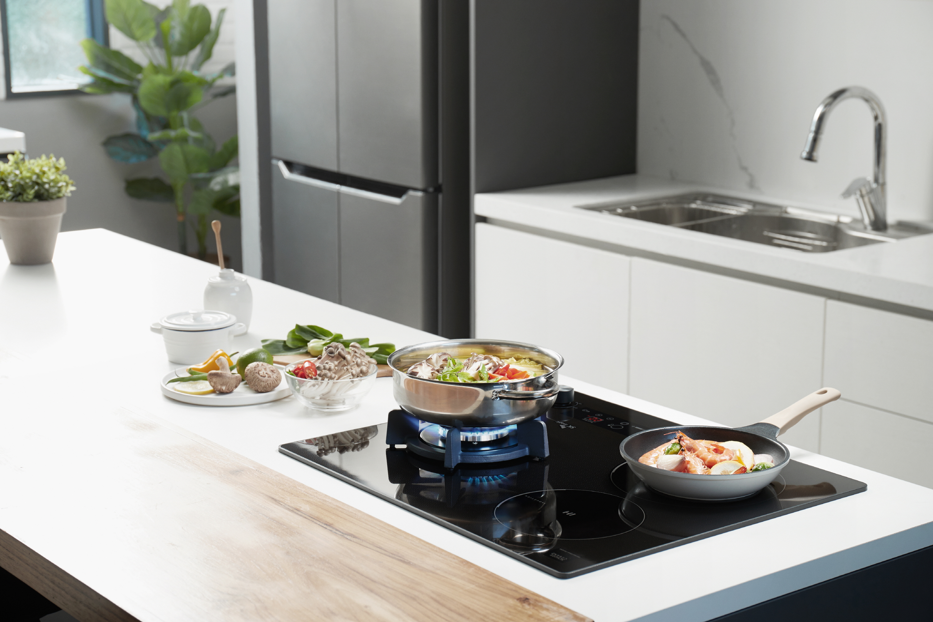 가스연결방문설치 3구 인덕션+가스 하이브리드 전기 쿡탑 레인지 독일쇼트사 상판 터치+다이얼 ERG5003/13