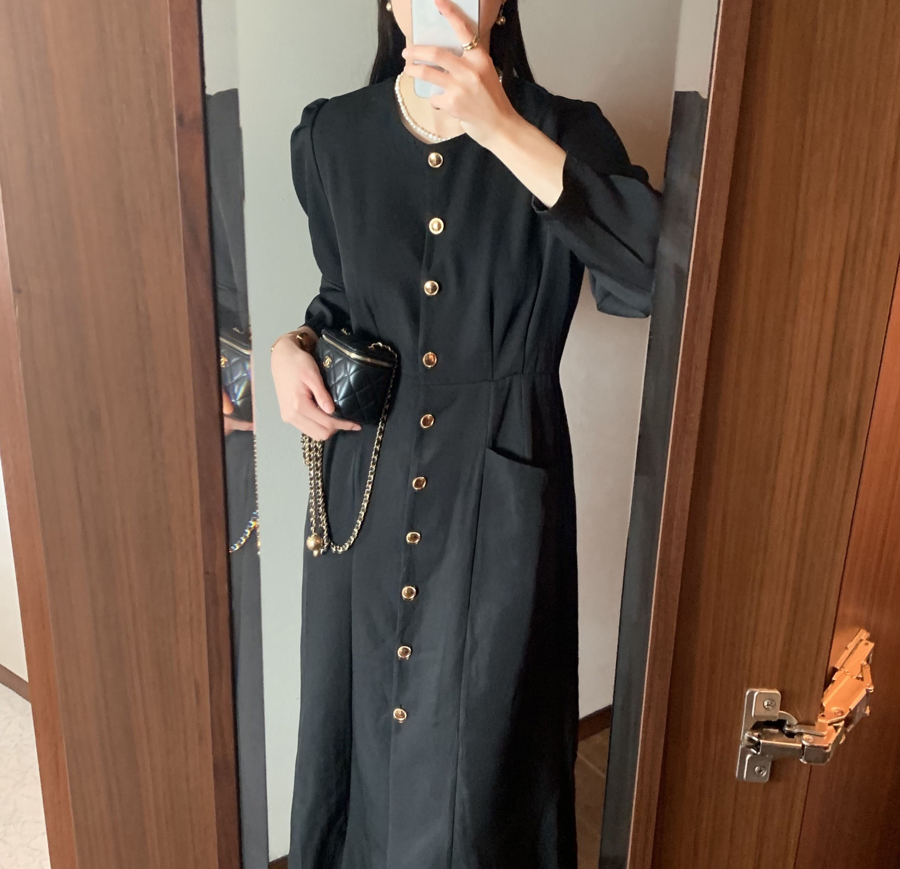 마델리 봄 여성 소매 퍼프 벌룬 골드버튼 여자 H라인 노카라 하객룩 핀턱 롱 버튼 원피스