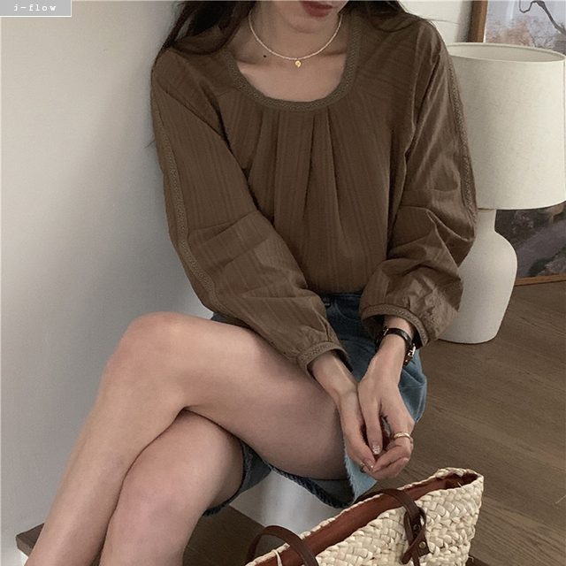 미들 레이스스티치 루즈핏 코튼 블라우스 2col 봄 가을 스퀘어 라운드 벌룬 제이플로우 - 상세 이미지 2