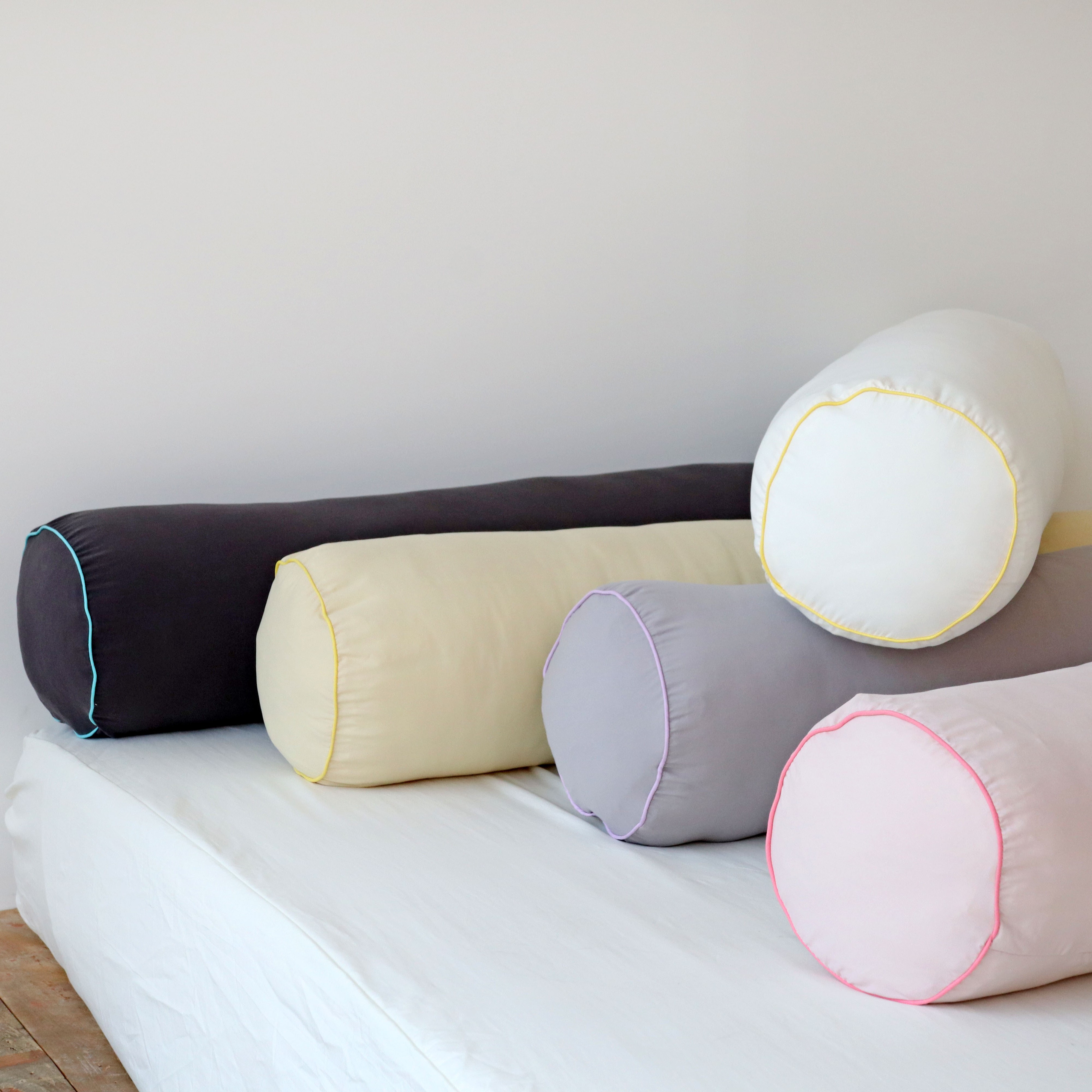 모찌 피치스킨 원형 롱쿠션 안고자는 다리 베개 긴쿠션 바디필로우 커버