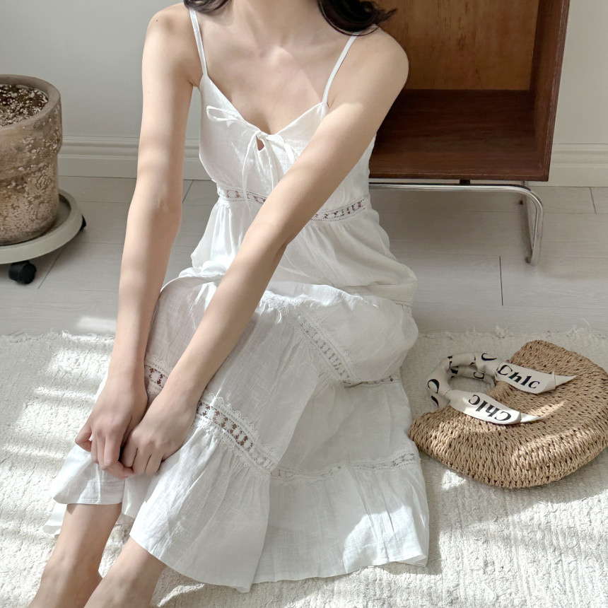 여름 휴양지룩 바캉스룩 신혼여행 비치룩 민소매 끈나시 화이트 레이스 롱 원피스 상세 이미지 10