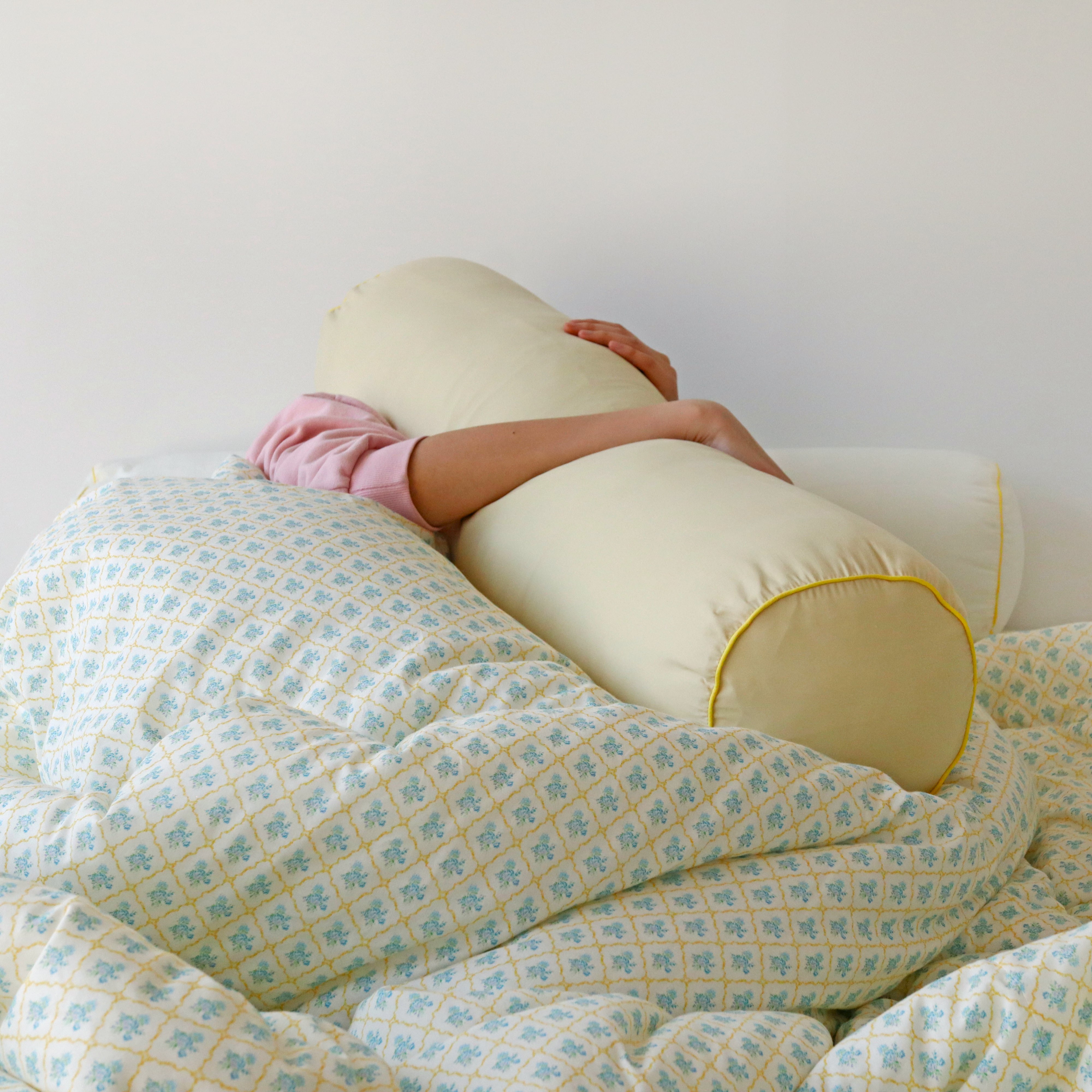 모찌 피치스킨 원형 롱쿠션 안고자는 다리 베개 긴쿠션 바디필로우 커버