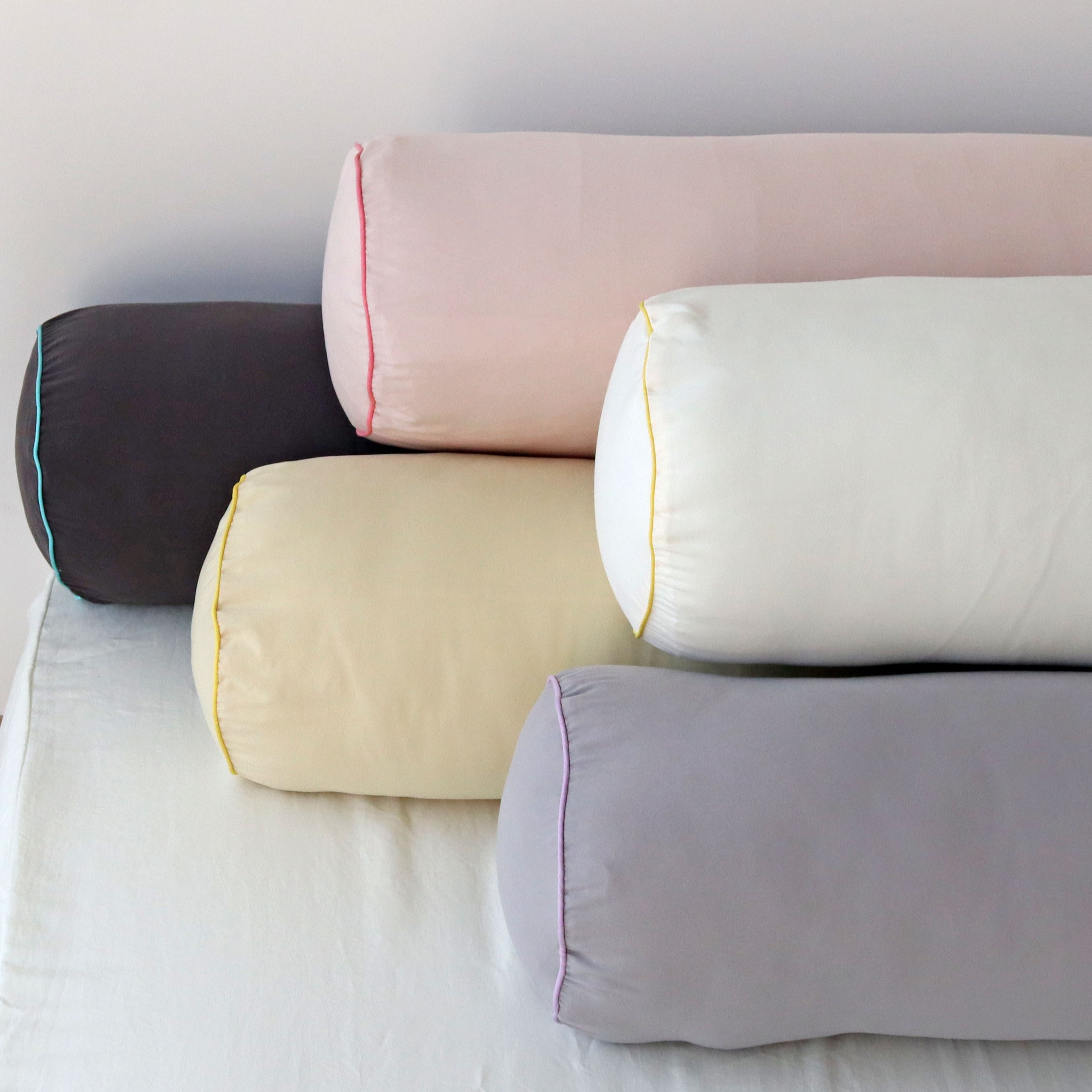 모찌 피치스킨 원형 롱쿠션 안고자는 다리 베개 긴쿠션 바디필로우 커버