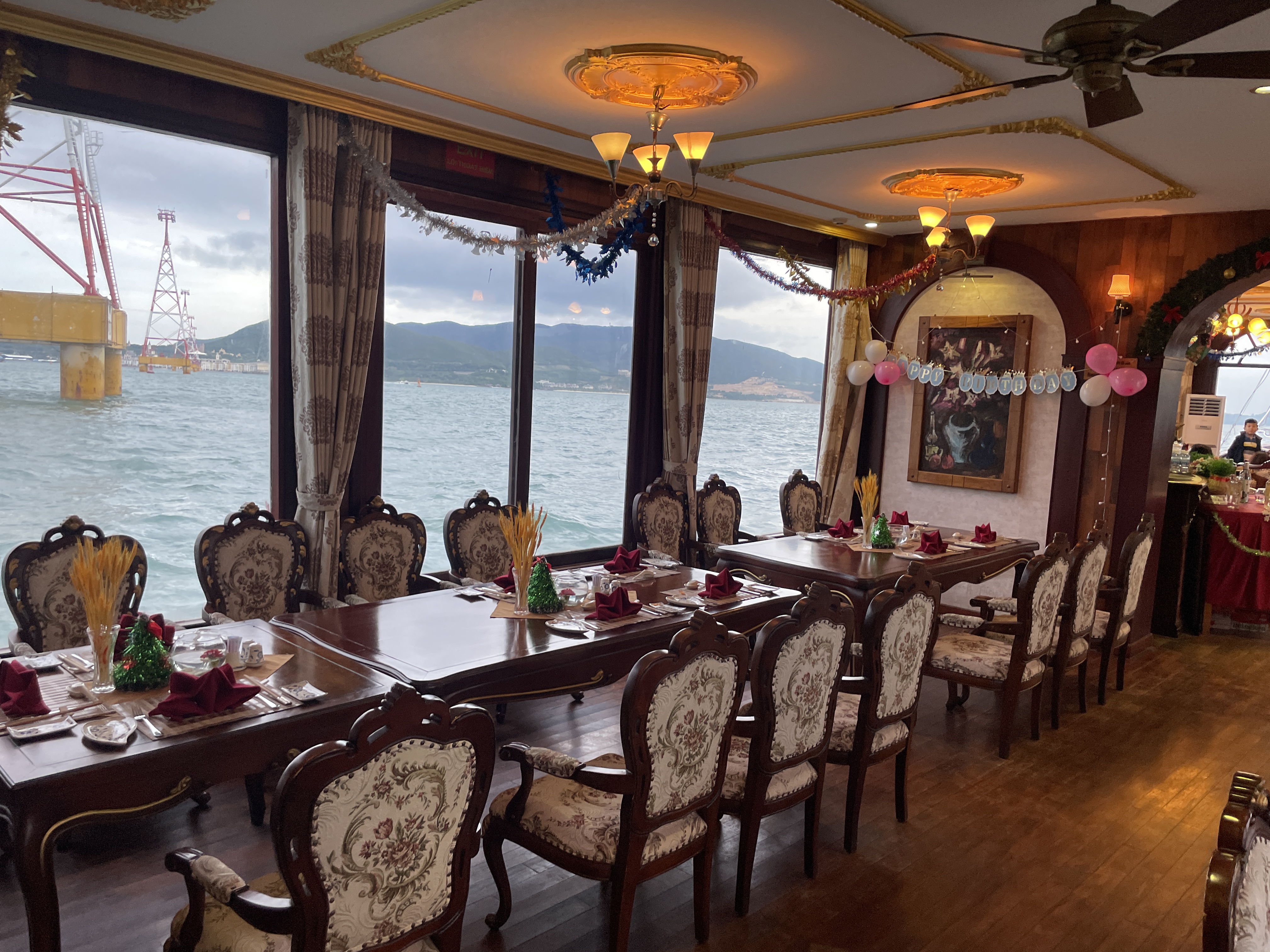 나트랑 크루즈 투어 황제 디너 선셋 투어