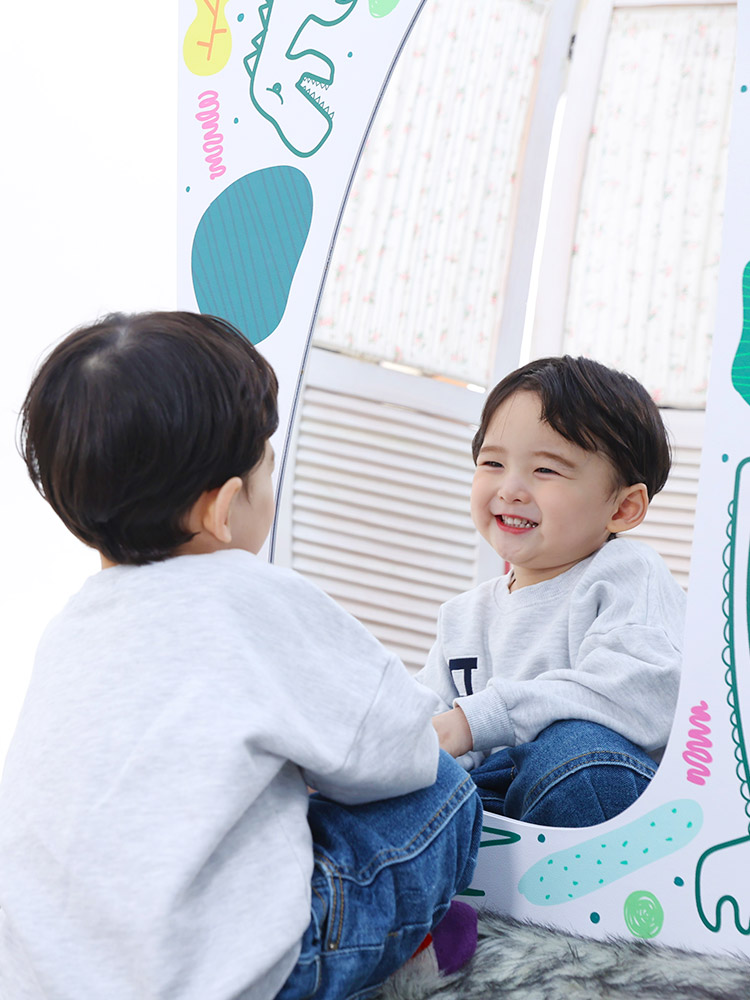 [캐스비] 샤이니 전신안전거울 공룡 _ 안전거울 아크거울 깨지지않는 공룡모양 거울 베이비거울 전신아크릴 인테리어거울 감각발달교구 언어발달 표현하기 캐스비 KesB 코레샵 - 상세 이미지 5